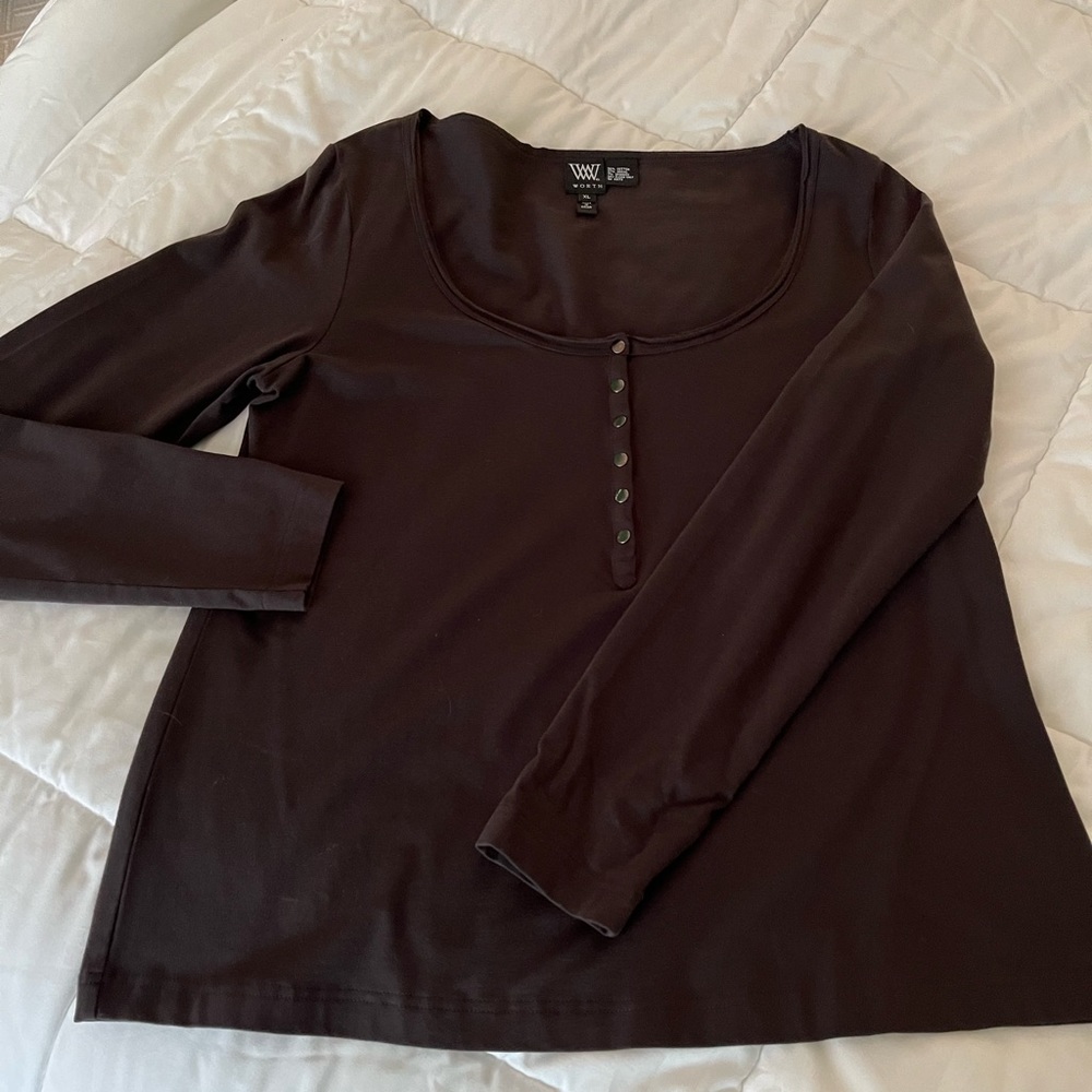 Scoop neck top
